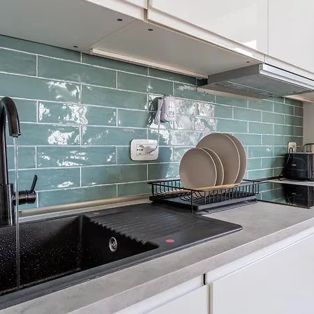 Апартаменты Iflat Vatican New Bright & Comfy 3 Bedroom *