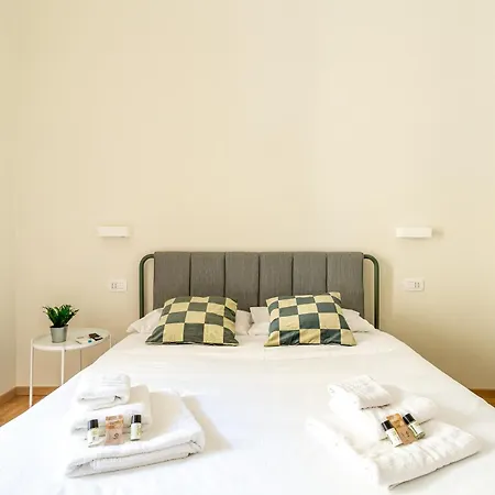 Апартаменты Iflat Vatican New Bright & Comfy 3 Bedroom Рим
